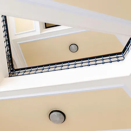 Luxury Eugy - City Center & Seaview Bari