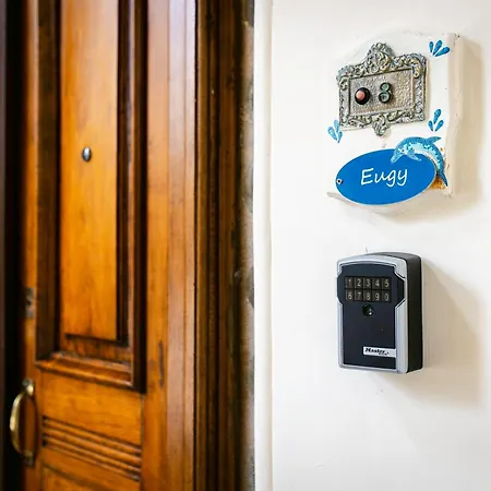 Luxury Eugy - City Center & Seaview Bari