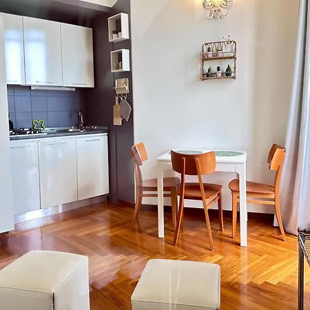 Luxury Eugy - City Center & Seaview Bari