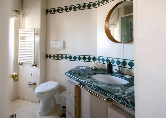 Luxury Eugy - City Center & Seaview Appartamento