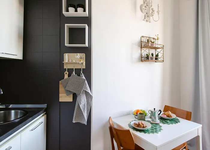 Luxury Eugy - City Center & Seaview Bari