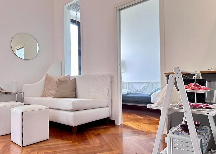 Luxury Eugy - City Center & Seaview Bari