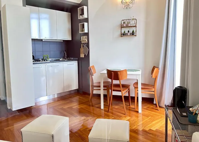 Luxury Eugy - City Center & Seaview Bari