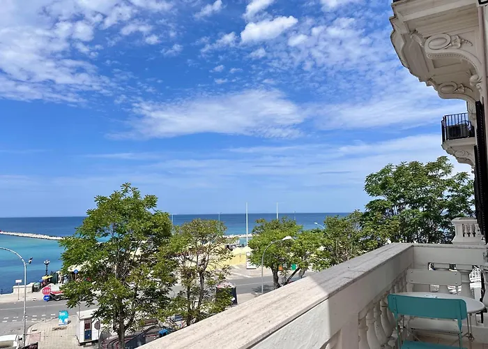 Luxury Eugy - City Center & Seaview * Bari